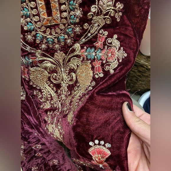 NWOT Authentic Maria B Unstitched Mbroidered Velvet Suit - Picture 5 of 7